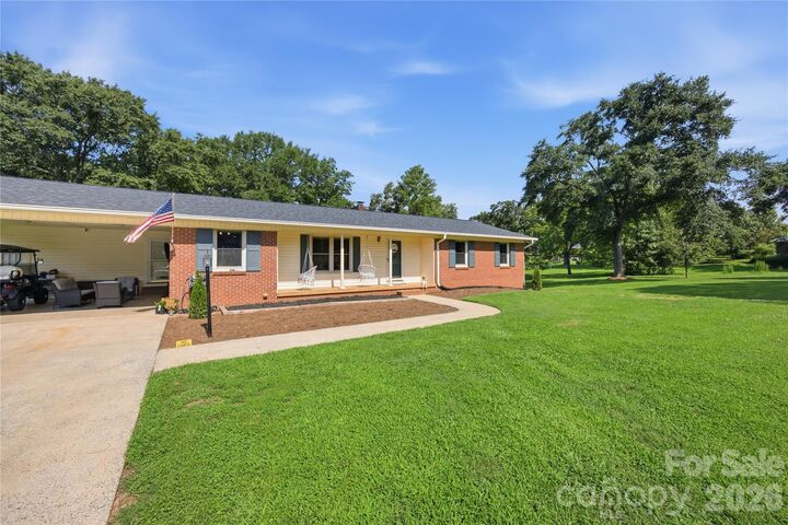 Property Photo:  1002 Brookhaven Drive  NC 28152 