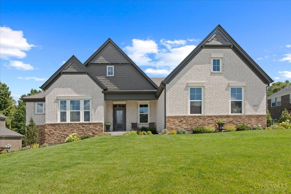 Property Photo: 8858 Old Farm Drive OH 45069