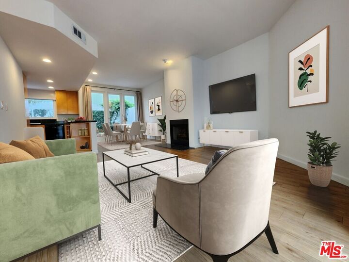 Property Photo:  807 21st St, Unit 5  CA 90403 