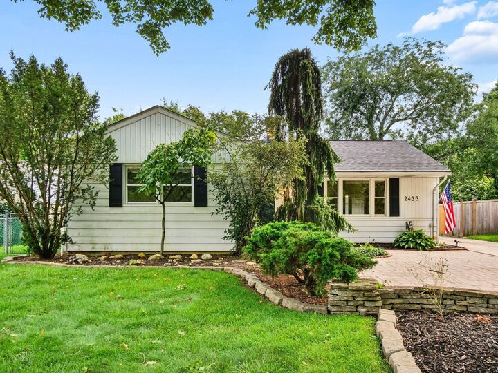 Property Photo:  2433 Fishinger Road  OH 43221 
