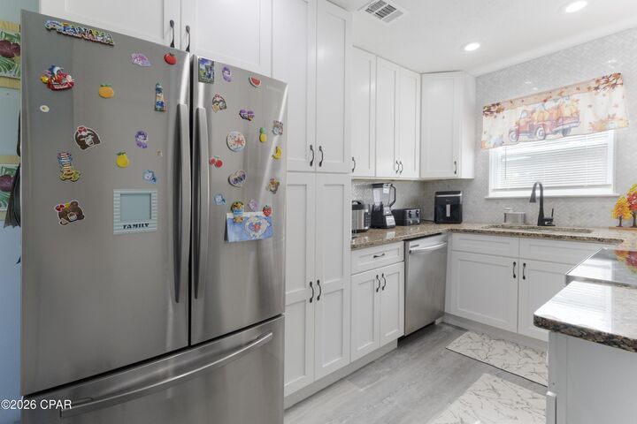 Property Photo:  510 E 26th Street  FL 32444 