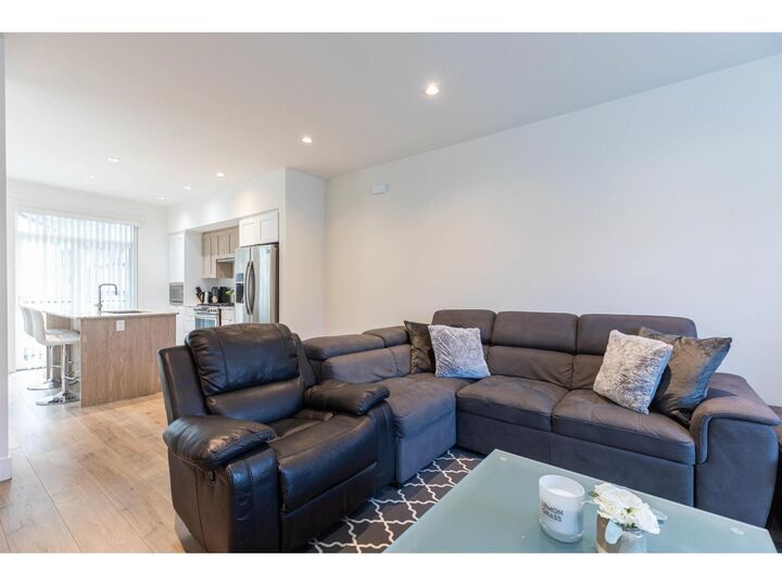 Property Photo: 11188 72 Avenue 13 BC V4E 0A5