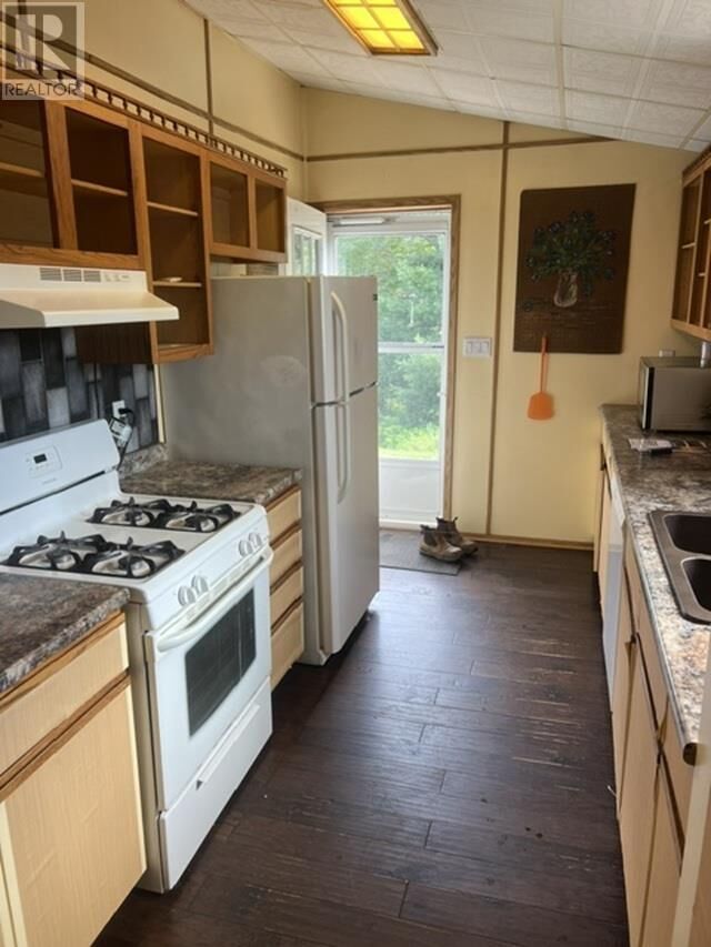 Property Photo: 575 Granary Lake Rd ON P0R 1B0