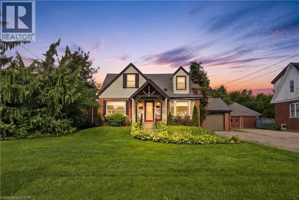 Property Photo: 35 Centennial Parkway South ON L8G 2C1