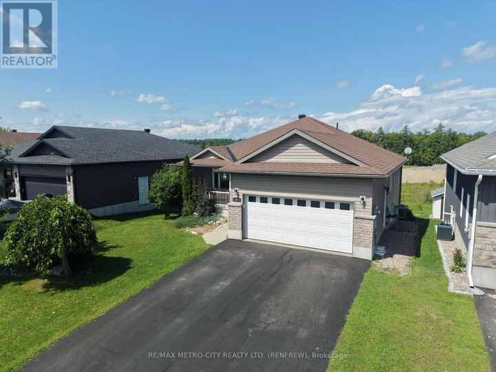 Property Photo: 89 Otteridge Drive ON K7V 0A1