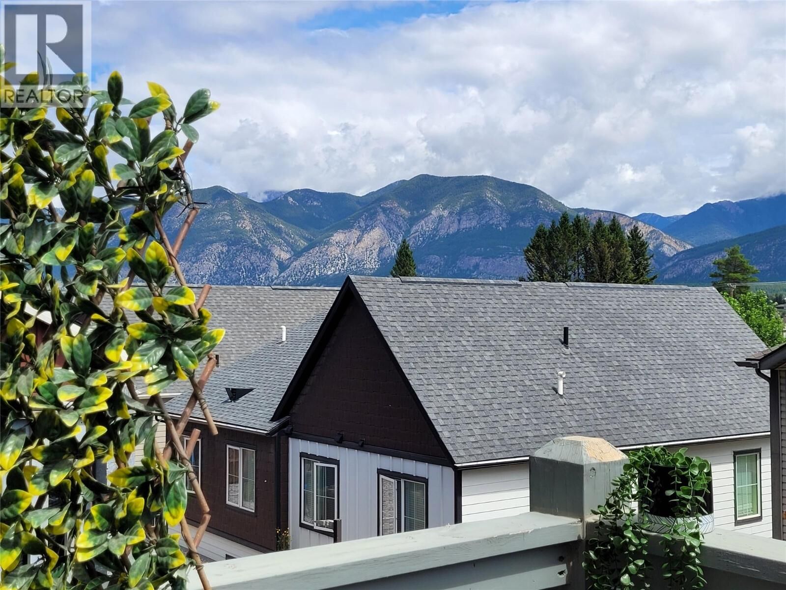 Property Photo: 619 10th Avenue BC V0A 1K0