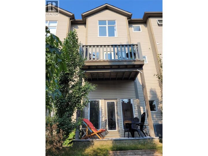 619 10th Avenue — photo 1