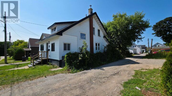 Property Photo:  27 Abbott St  ON P6A 2V8 