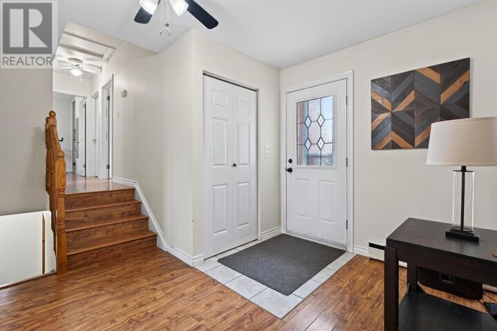 Property Photo: 155 Meadow Park Cres ON P6A 4H1