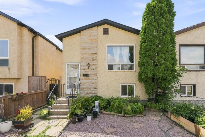 1816 Ross Avenue — photo 1