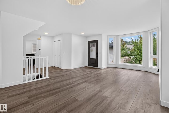 Property Photo: 229 Hillcrest Crest AB T8A 5V5