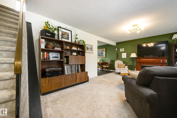 Property Photo:  4233 85 Street NW  AB T6K 1B3 