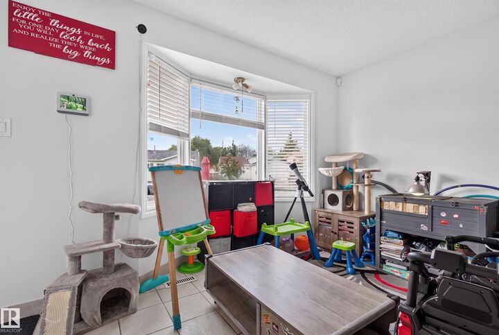 Property Photo: 9328 175 Avenue NW AB T5Z 2C5