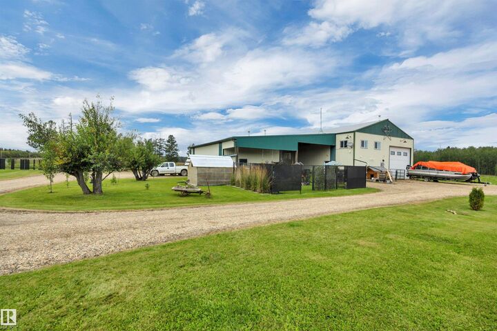 Property Photo: 62002 Twp Road 462 A AB T0C 0T0