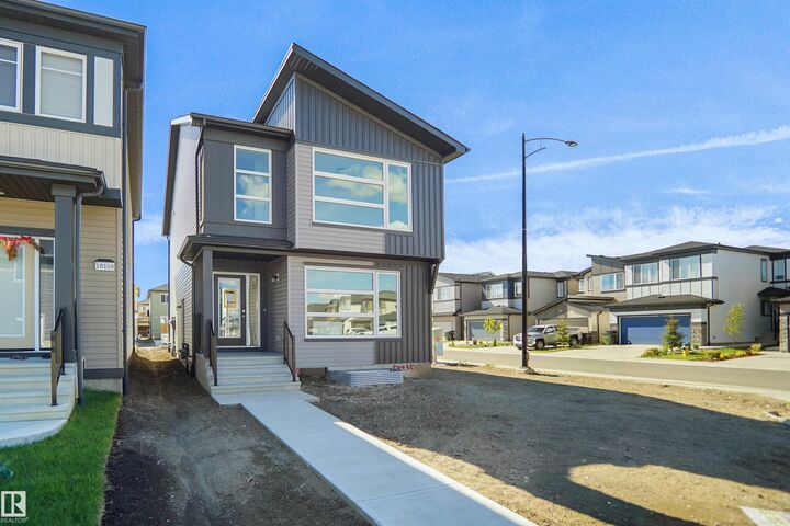 1004 14 Avenue NW — photo 1