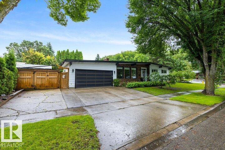 Property Photo: 84 Fleetwood Crescent AB T8N 1R5