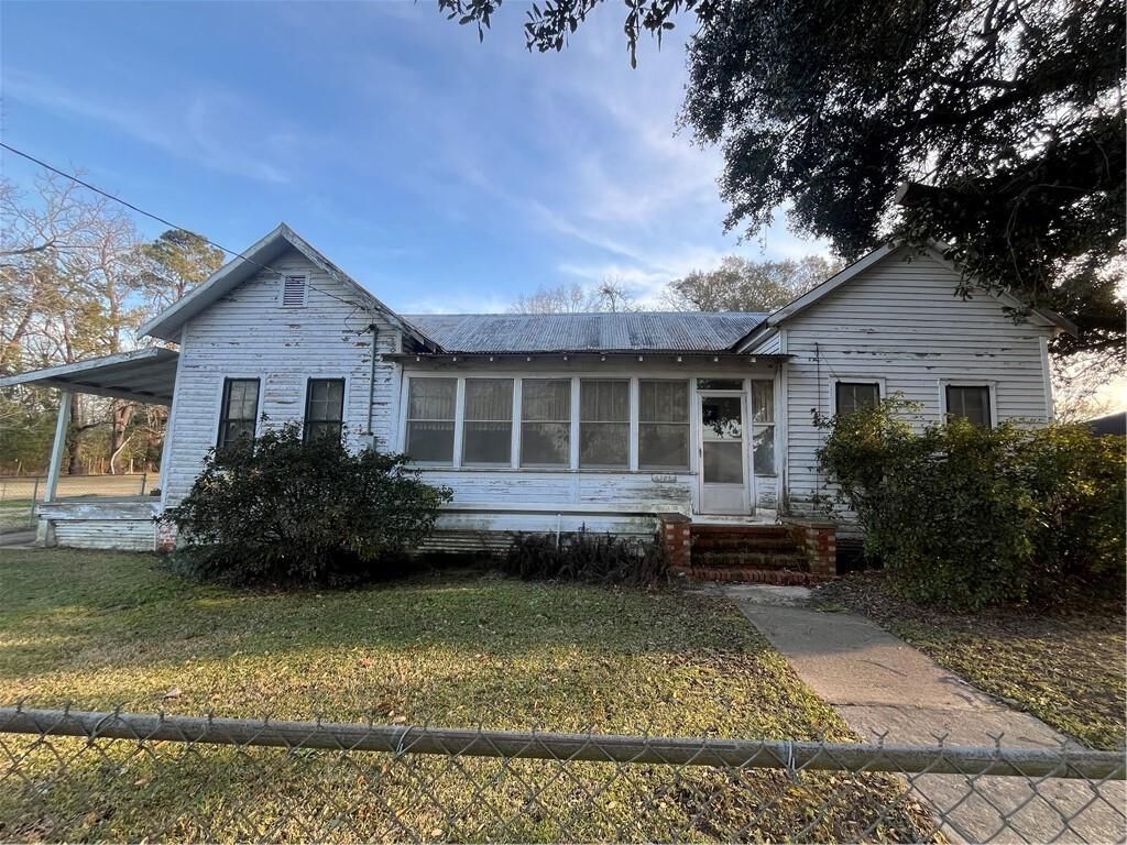 Property Photo:  6608 Baton Rouge Avenue  LA 71350 