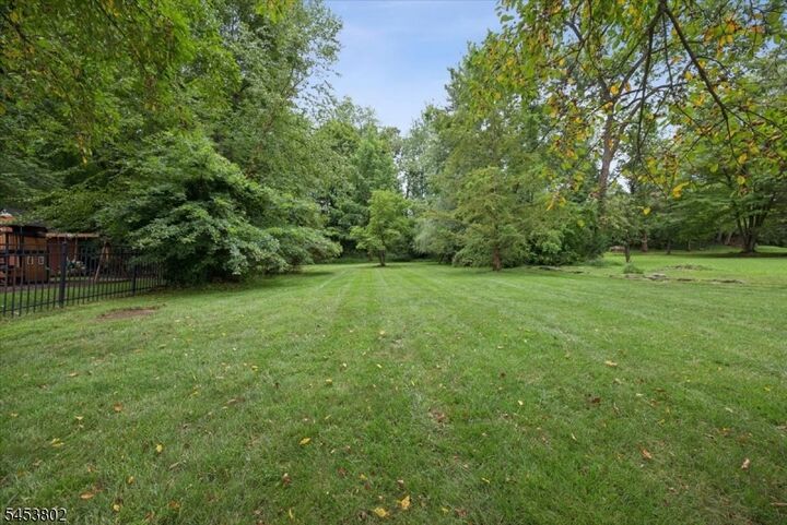 Property Photo:  37 Kings Rd  NJ 07928 