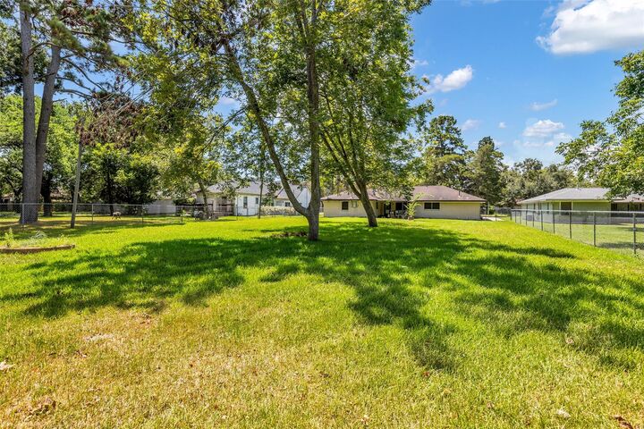 Property Photo: 1900 Wright Boulevard TX 77520
