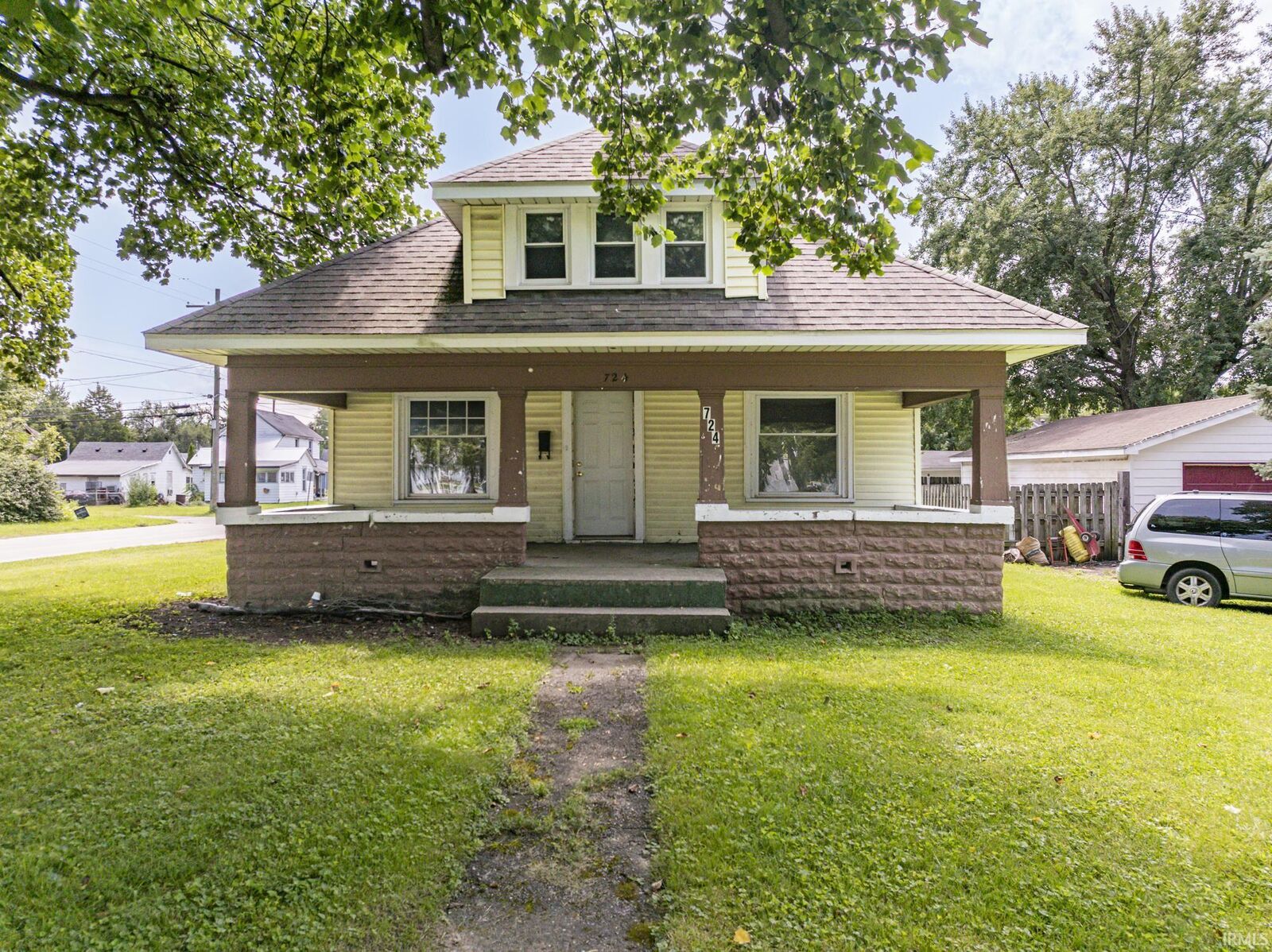 Property Photo: 724 E 29th Street IN 46953
