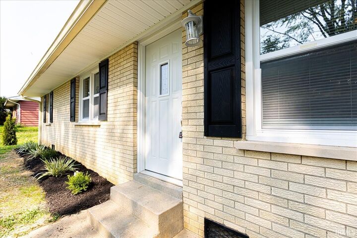 Property Photo: 910 N Illinois Street IN 47610