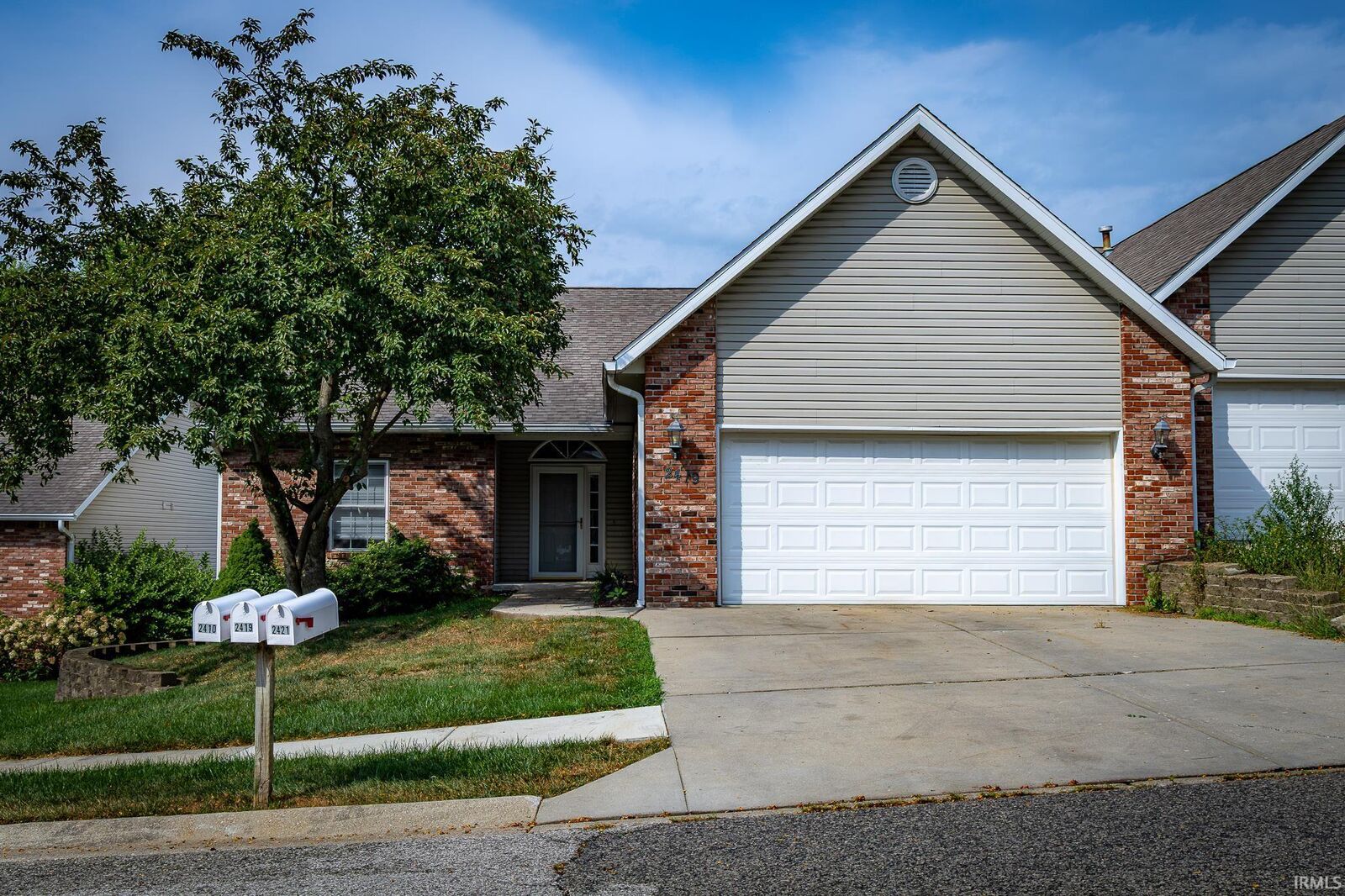 Property Photo:  2419 N Stonelake Circle  IN 47404 