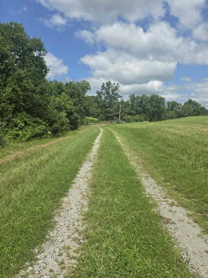 Property Photo: 811 Hickory Ridge Road KY 40076