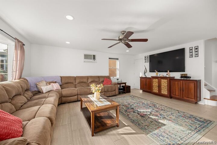 Property Photo: 19 W 13th Road NY 11693
