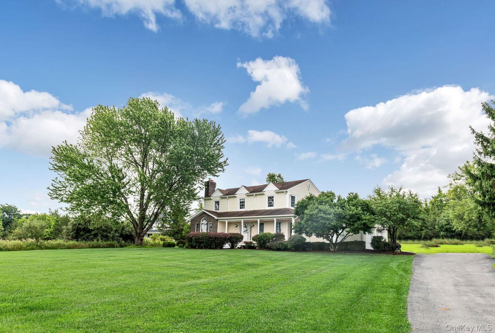 Property Photo:  19 Cedar Hill Drive  NY 10990 