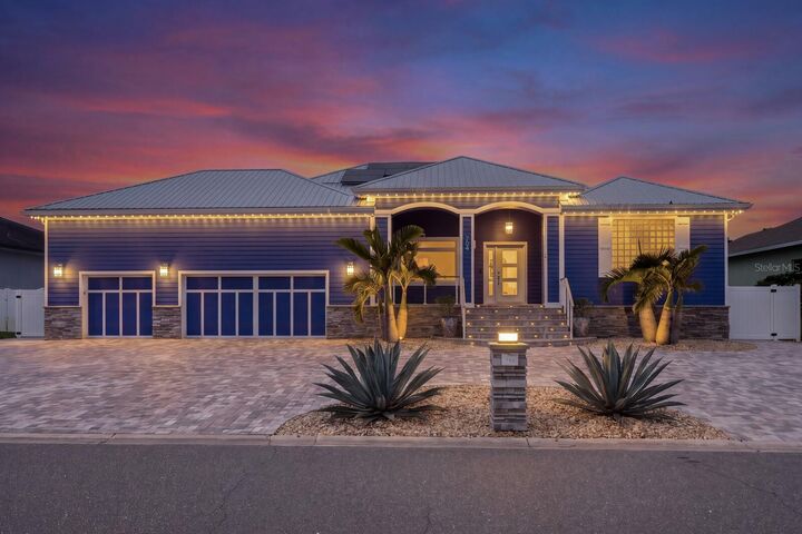 Property Photo:  704 Eagle Lane  FL 33572 