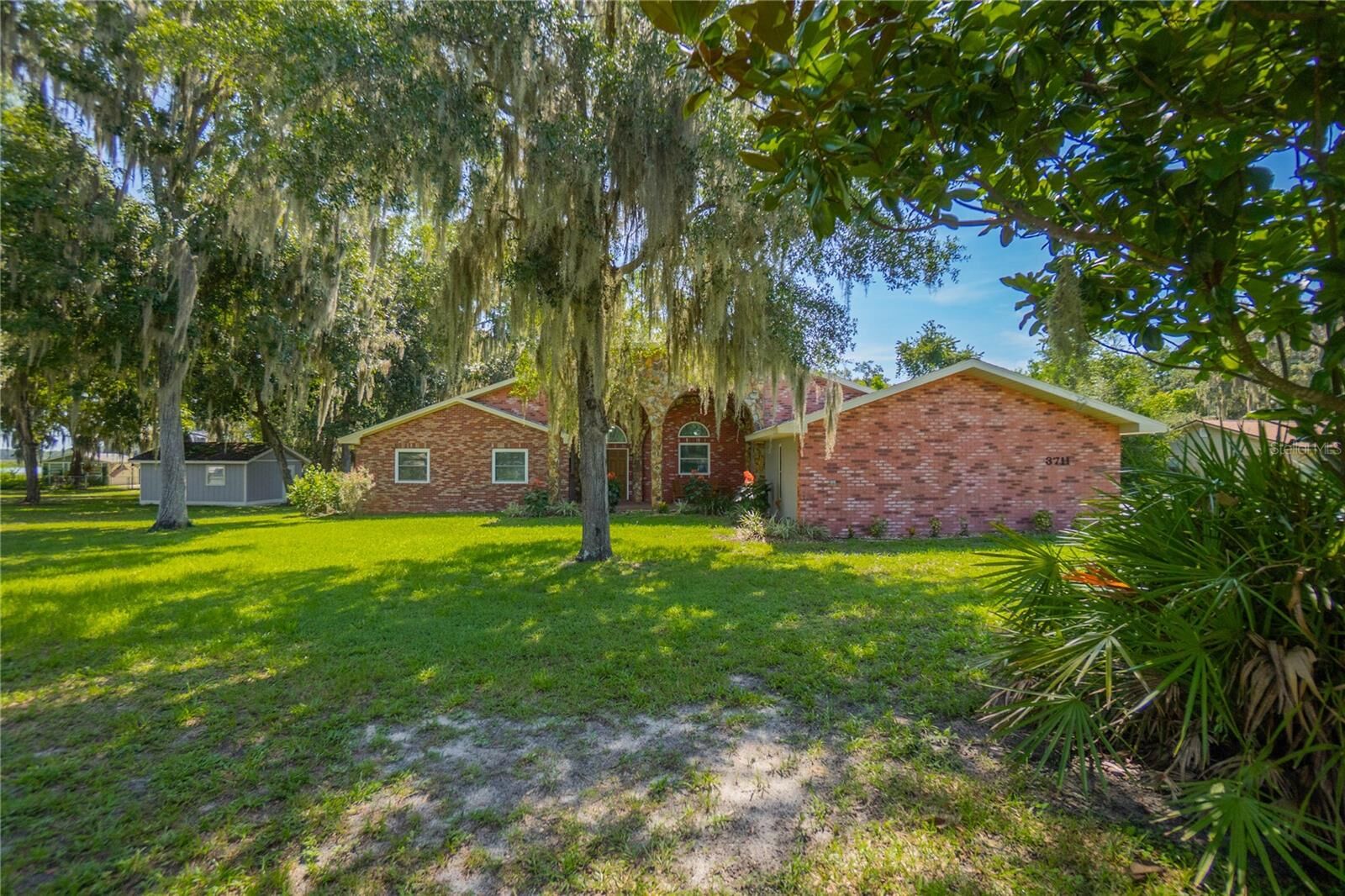 Property Photo: 3711 E Turquoise Drive FL 34442