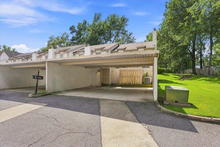 Property Photo: 1935 Innsbruck Dr 45 TN 38138