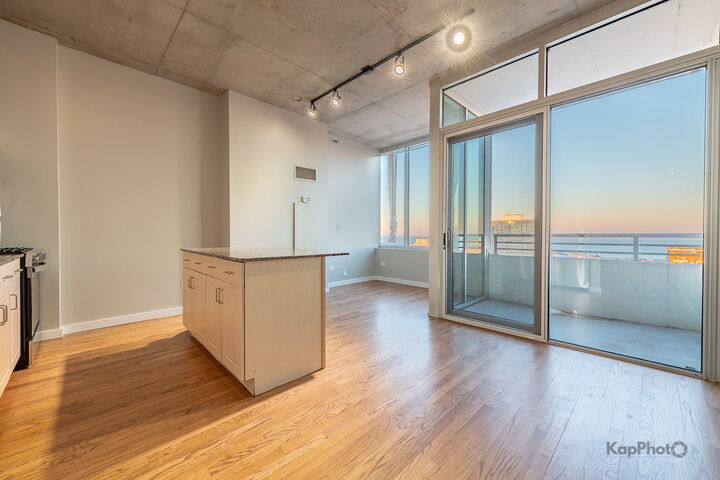 Property Photo: 1720 S Michigan Avenue 2805 IL 60616