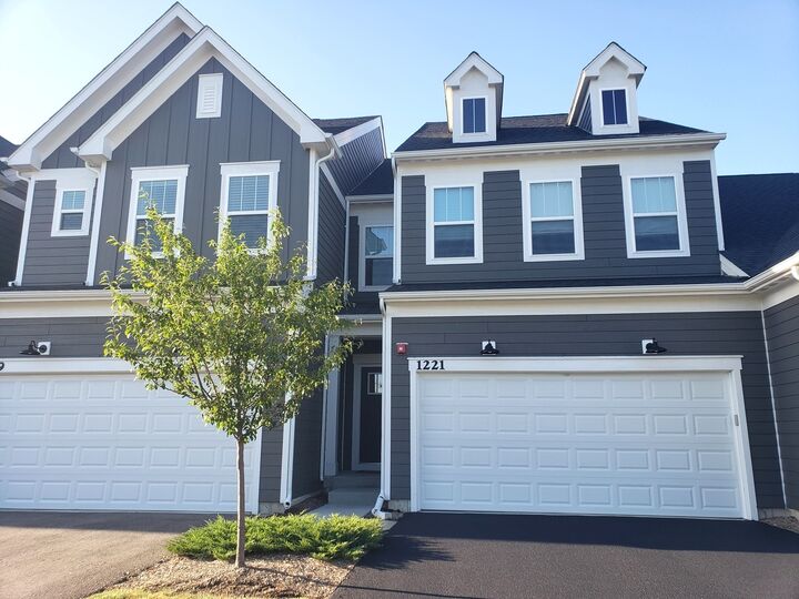 Property Photo: 1221 Josiah Road 1221 IL 60563