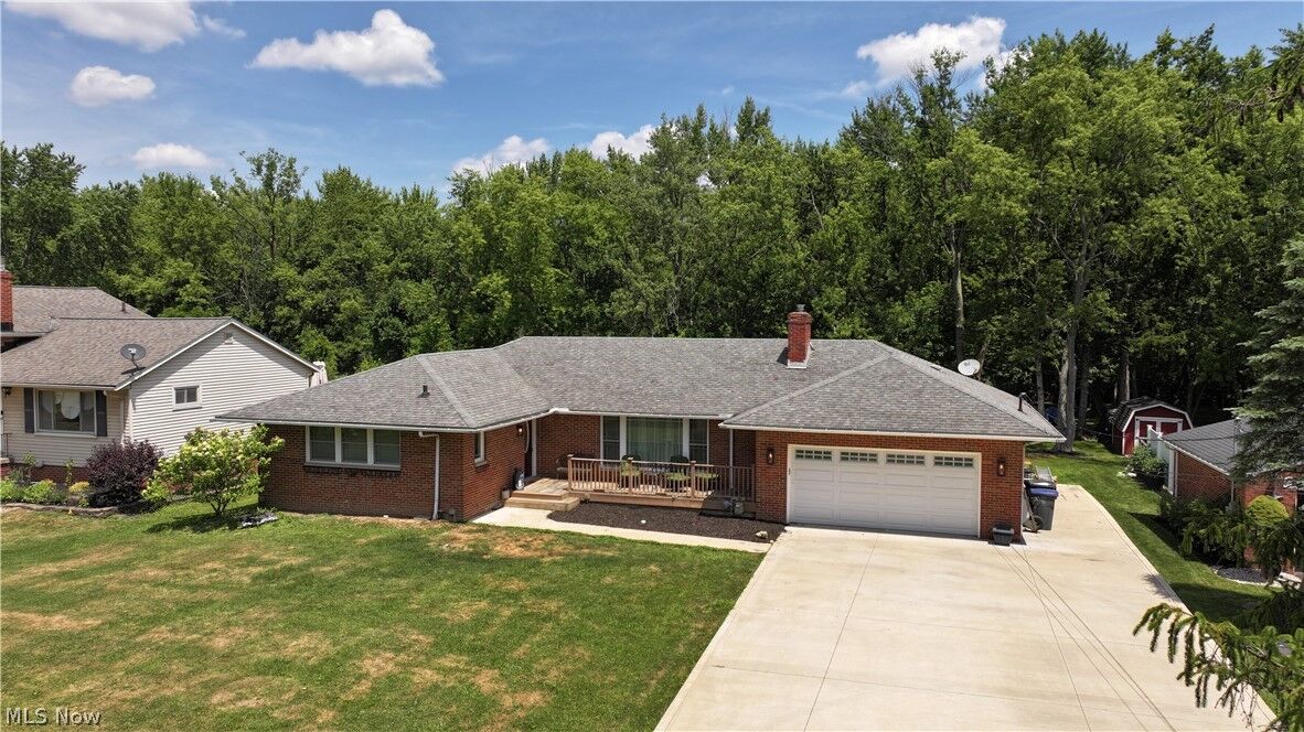 Property Photo: 38385 Aurora Road OH 44139