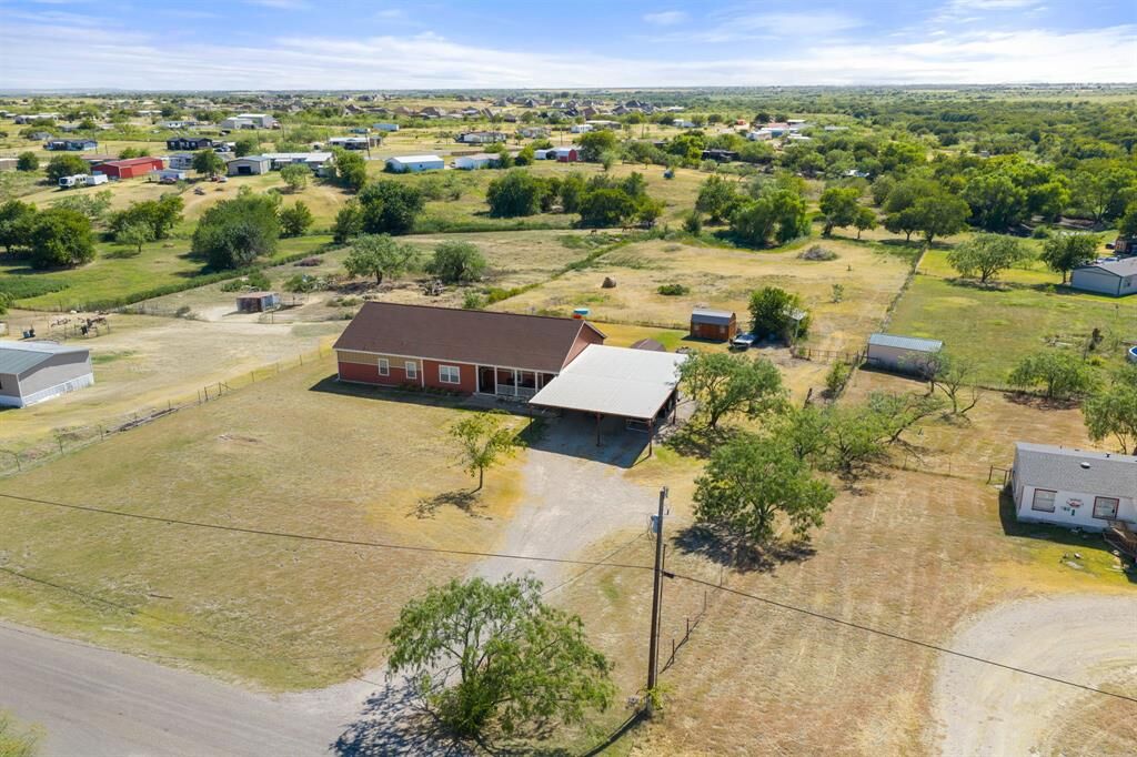 Property Photo:  737 Bunk House Drive  TX 76084 