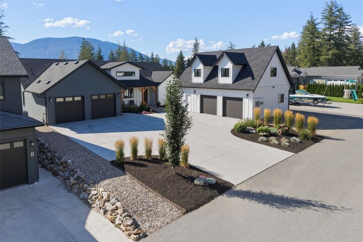 Property Photo: 3820 20 Street NE 8 BC V1E 0G7