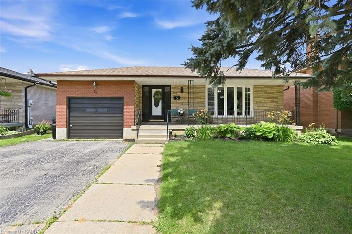 Property Photo: 15 Edgar Drive ON N3R 6X7