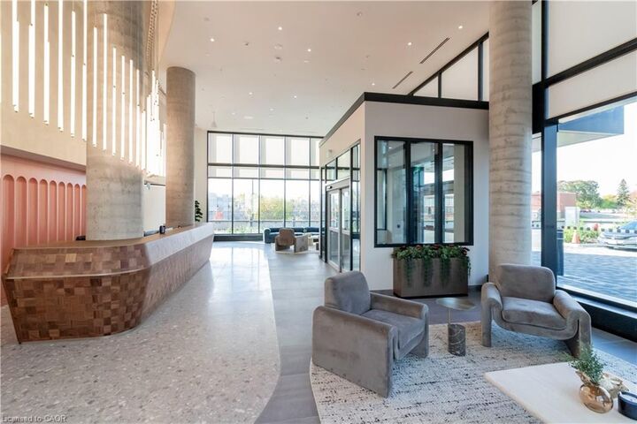 Property Photo:  25 Wellington Street 3314  ON N2G 0E5 