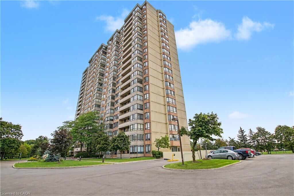 Property Photo:  100 County Court Boulevard 1604  ON L6W 3X1 