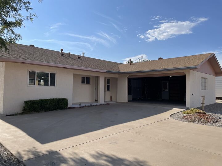Property Photo:  1841 Lamar Cir  NM 88310-0000 