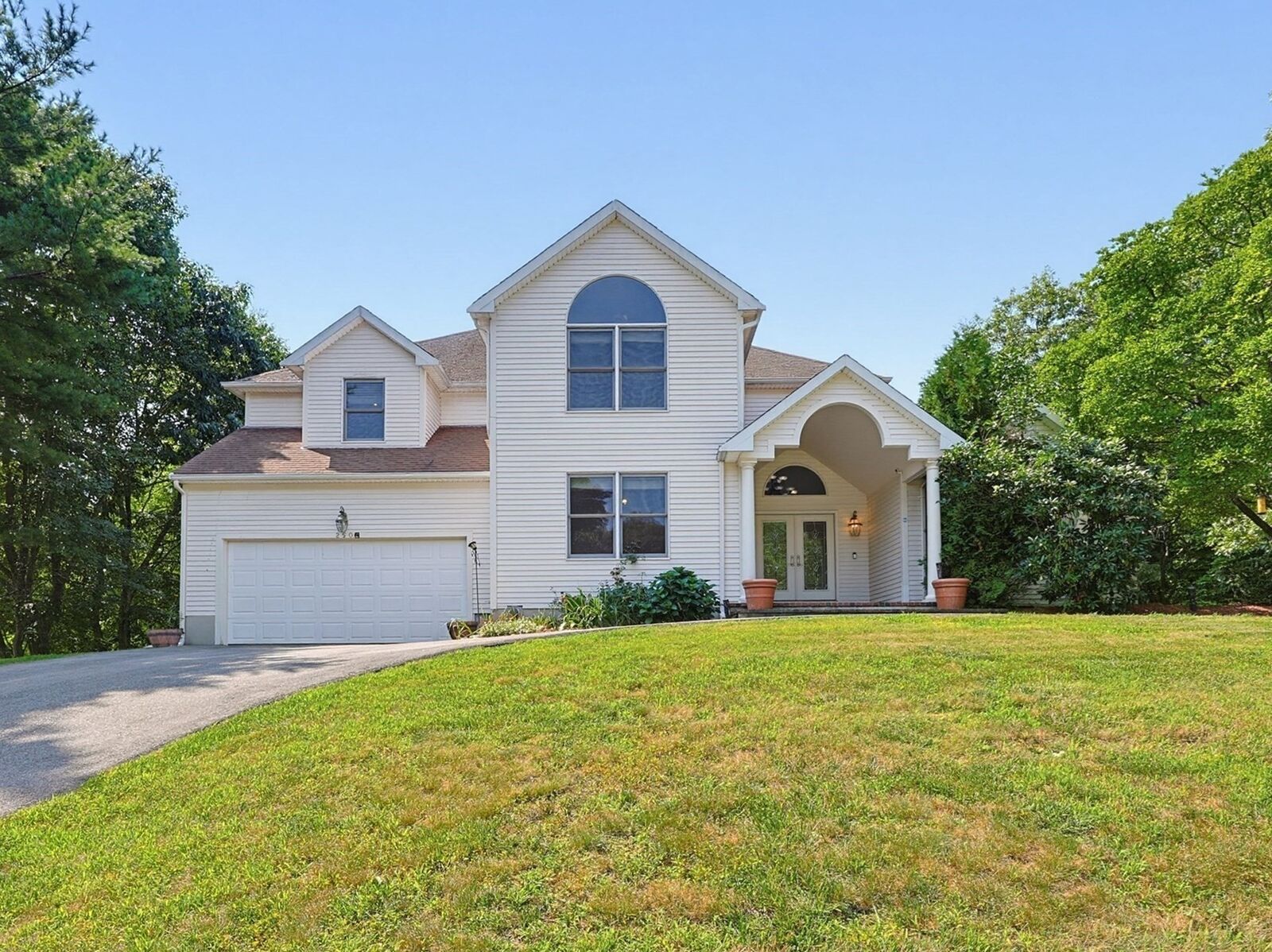 Property Photo: 250 Palisades Cir MA 02072