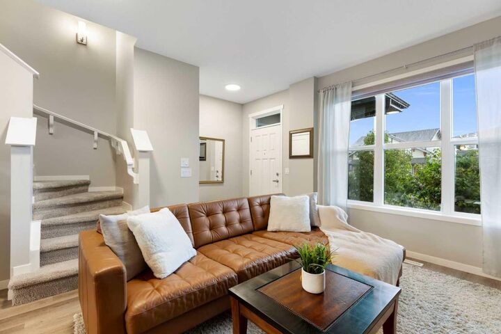 Property Photo:  1021 Mahogany Boulevard SE  AB T3M 3E4 