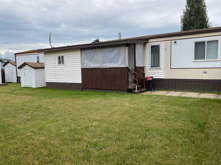 Property Photo:  80041 Old Highway 11 14  AB T4T 2A4 