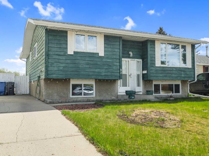 Property Photo:  93 Crawford Street  AB T4P 2G4 