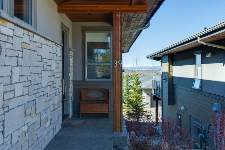Property Photo:  39 Watermark Villas  AB T3L 0E2 