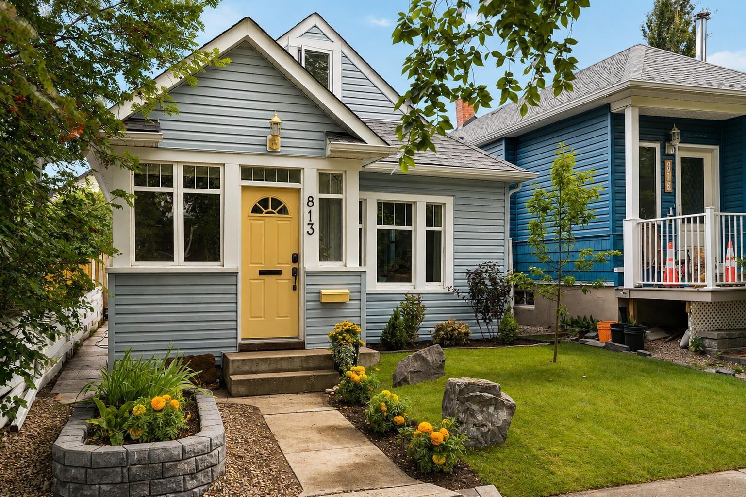 Property Photo:  813 3 Avenue NW  AB T2N 0J5 