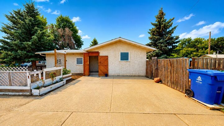 1239 41 Avenue N — photo 1