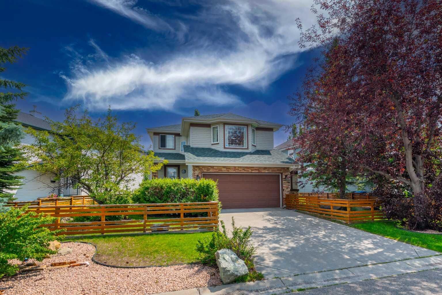 Property Photo: 77 Citadel Ridge Green NW AB T3G 4P9