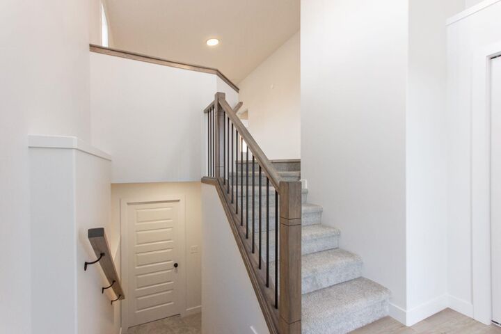 Property Photo: 5 Beacon Hill Drive AB T4S 0S9